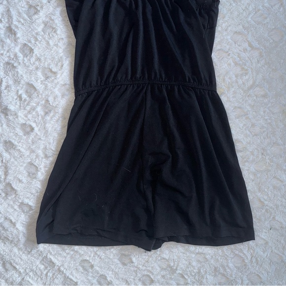 Charlotte Russe Neckline Accent Romper Size M - Picture 2 of 10